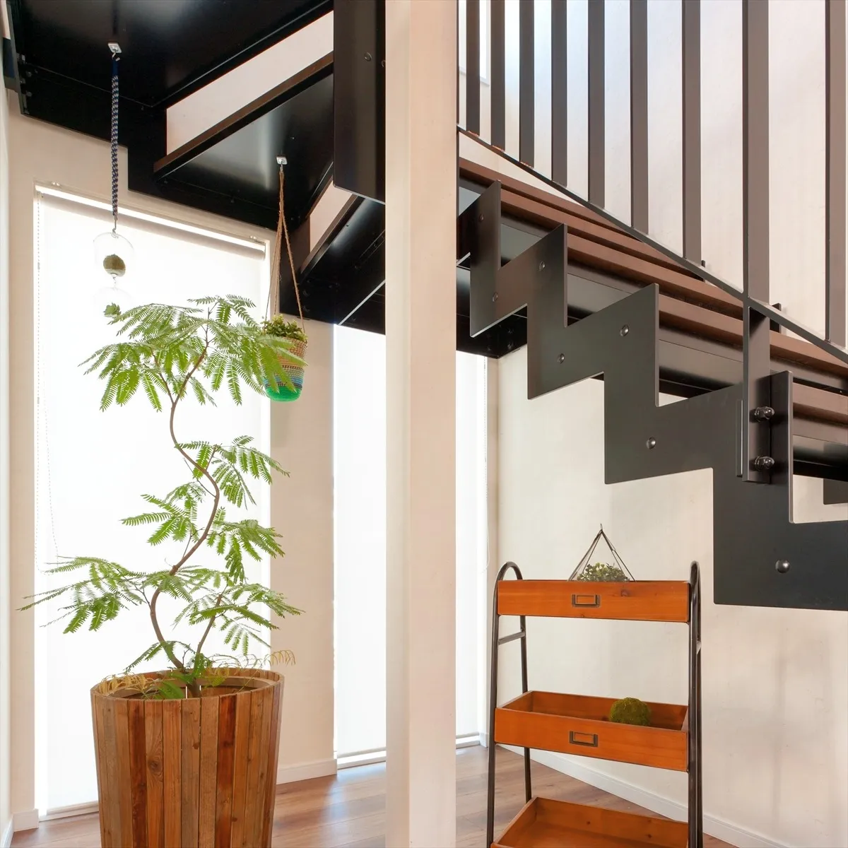 階段下のスペースは、デッドスペースになりがち。