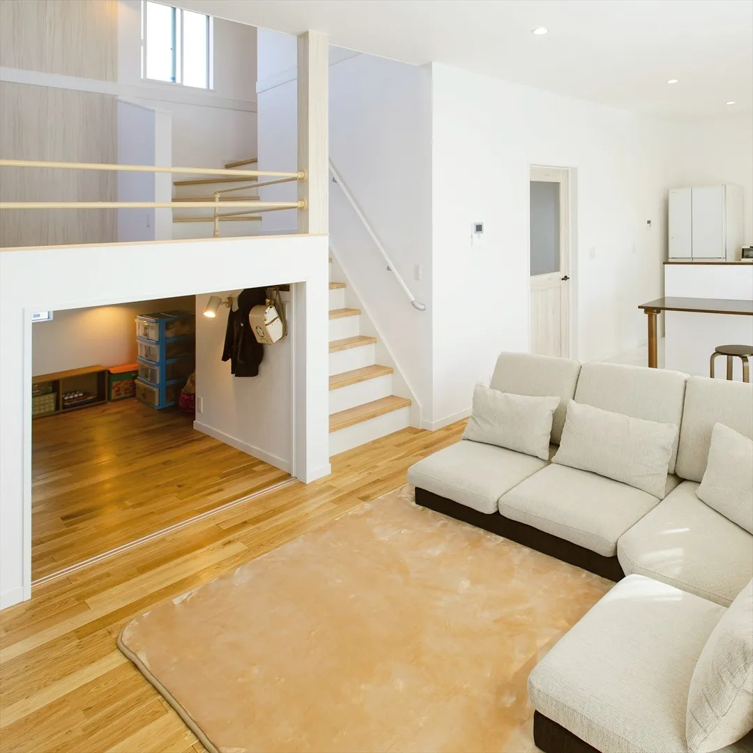 🏠✨スキップフロアでリビングとつながる中2階がまるで夢のよう...