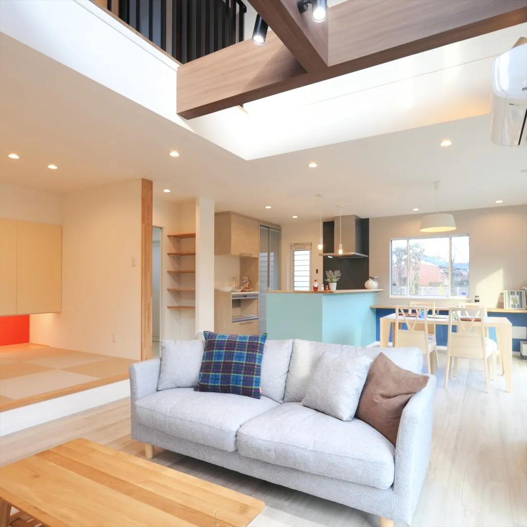 アーバンカントリー風のリビングダイニングは、木の自然な風合い...