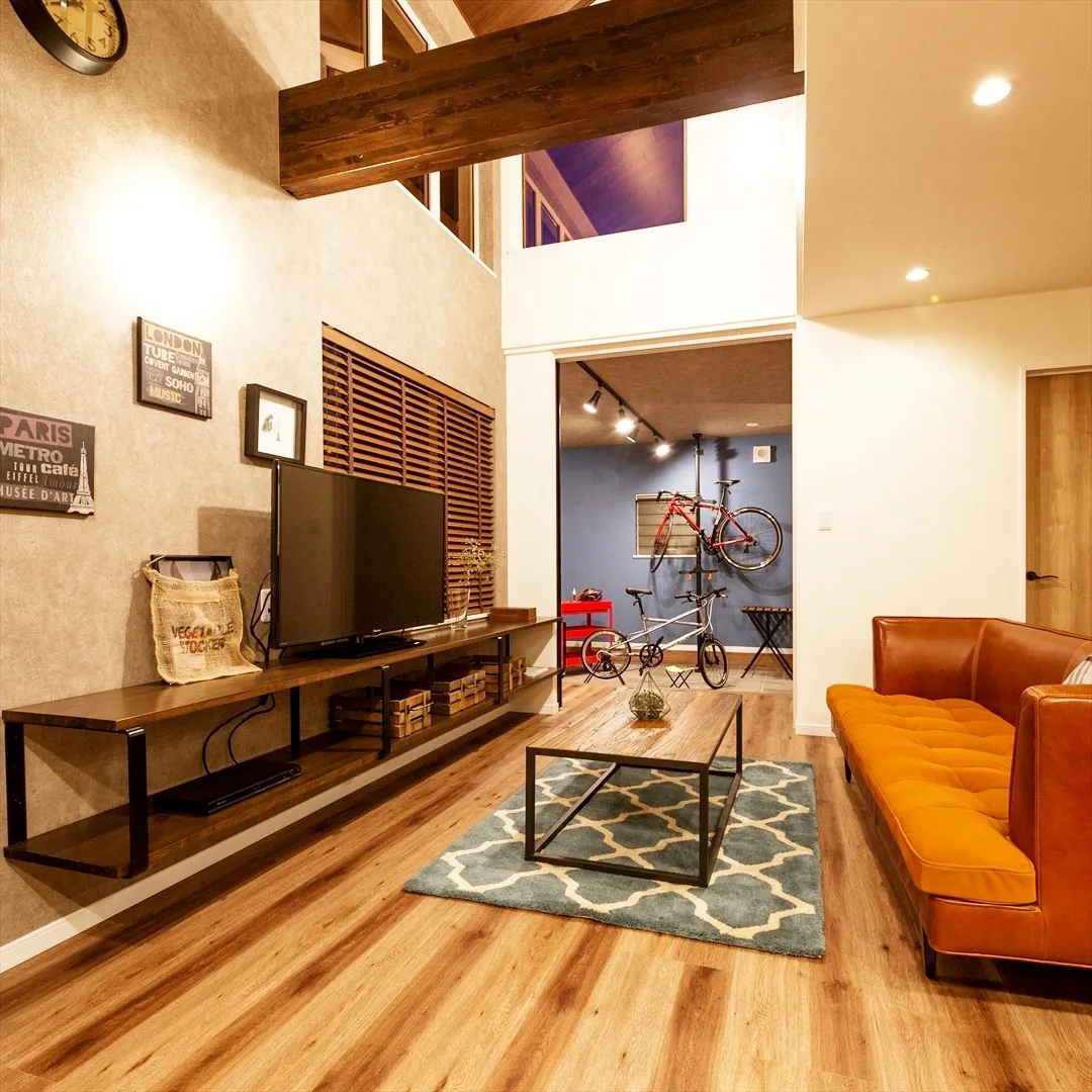 リビングの奥に広がる「土間アトリエ」をご紹介🌟。