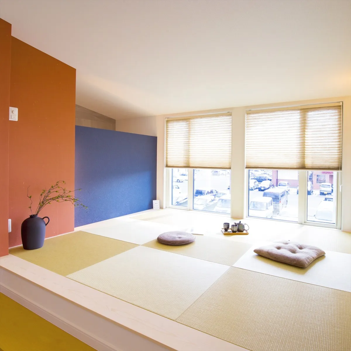 大きな窓に面した和室は、まさに家族が集まるくつろぎのスペース...