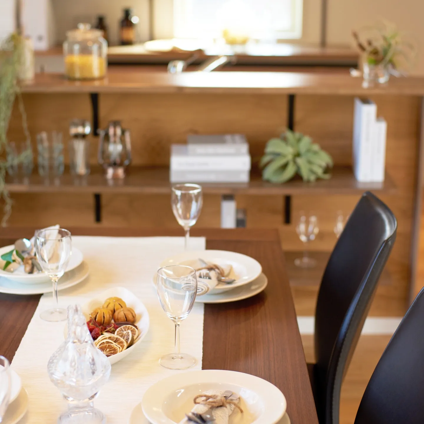 マイホームのダイニングで、まるでレストランのランチのような素...