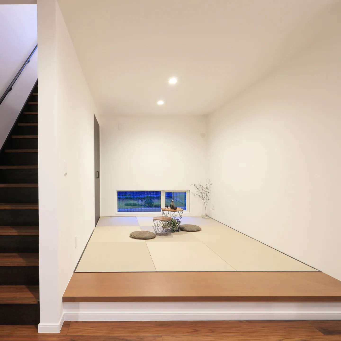 小上がりのシンプルな和室は、まるで心のオアシス🏞️。